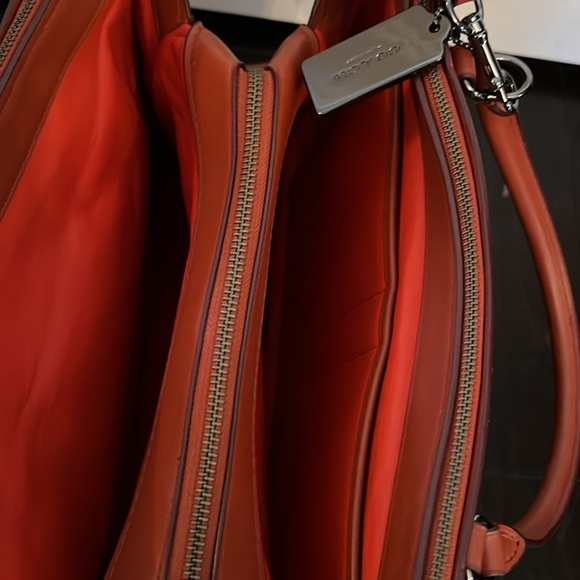 Coach bag like new condition - Picture 12 of 16